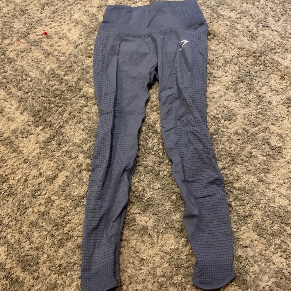Size small light blue Gymshark leggings worn a couple of times. Has butt scrunch